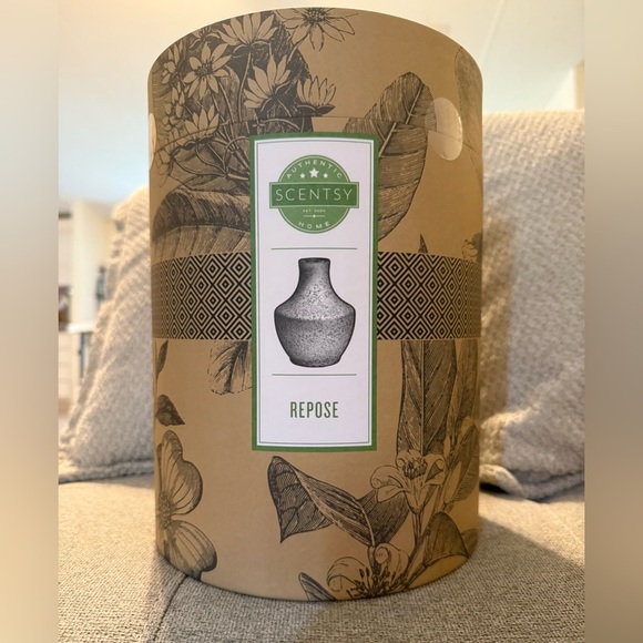 Repose Scentsy Shade - Picture 3 of 5